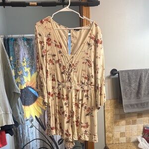 American Eagle Outfitters Cream Floral Blouse